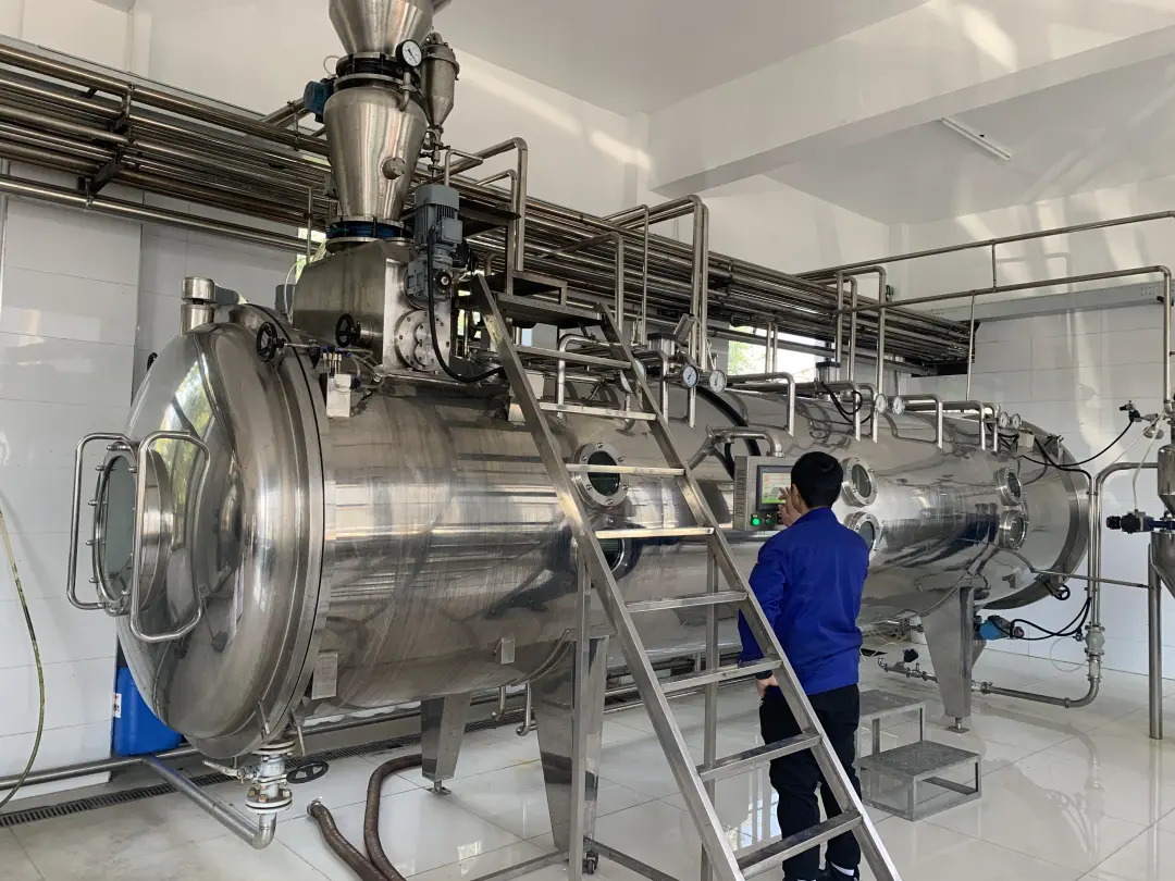 Vacuum low temperature continuous dryer widely applicated in lithium